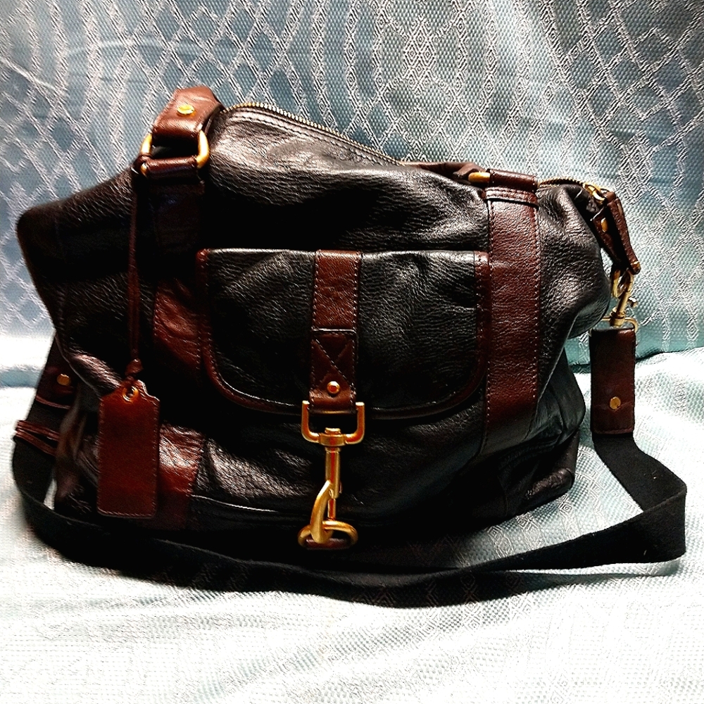 Tommy Hilfiger leather bag gently used smoke and pet free